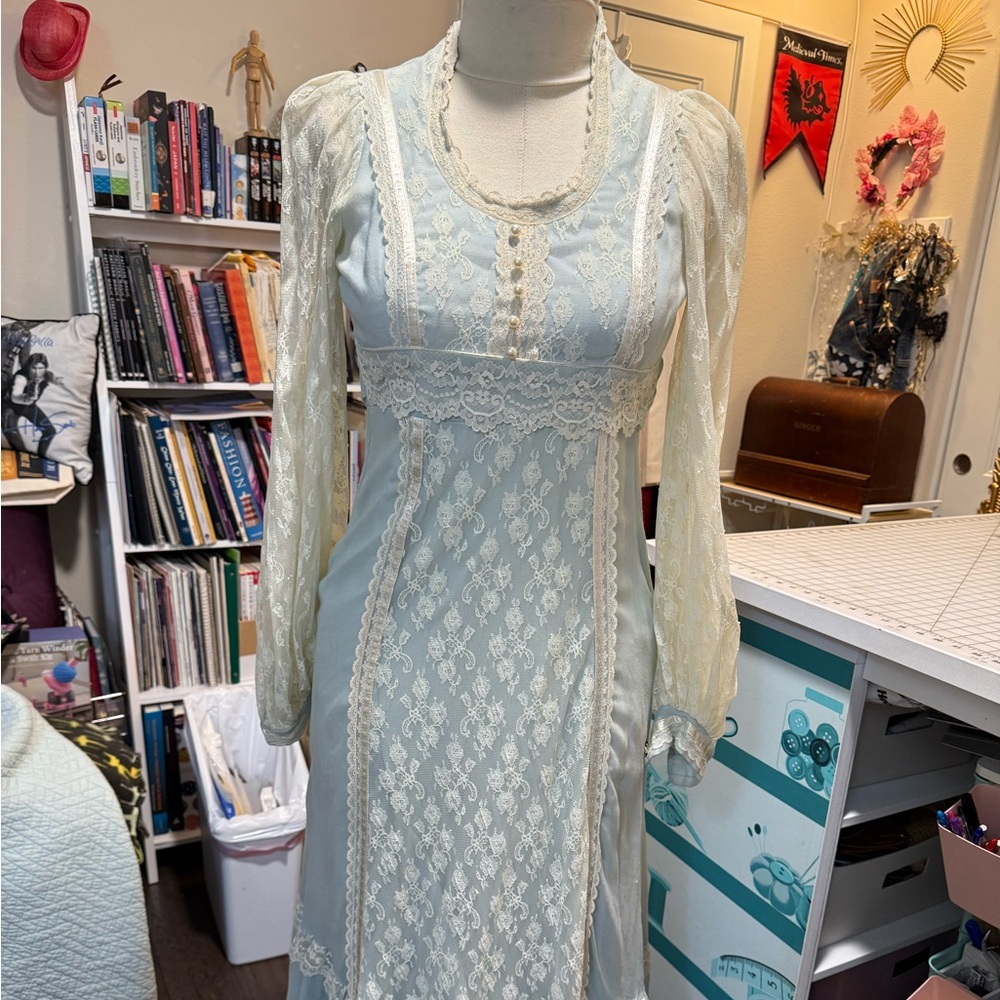 Gunne Sax Blue and Cream Lace Dress vintage size 7